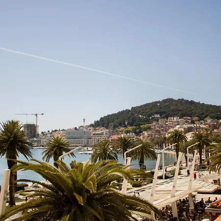 Апартаменти Heritage Old Town Split-2 *